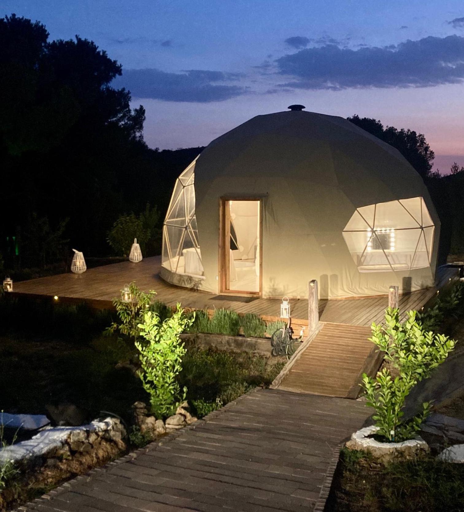 Domo Suites Masia Cal Geperut Badalona Exterior photo